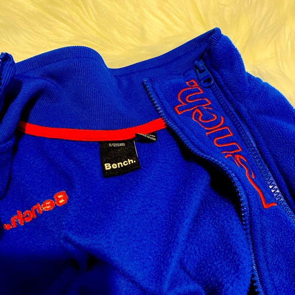 SALE ‼️ Bench sweater . Color Blue . Excellent Condition‼️ Size: 11/12y - Picture 2 of 12